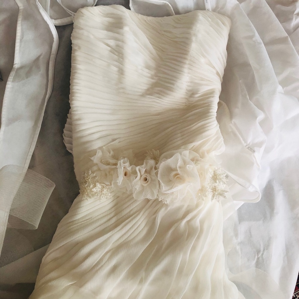 NWT David’s Bridal Ivory Wedding Dress